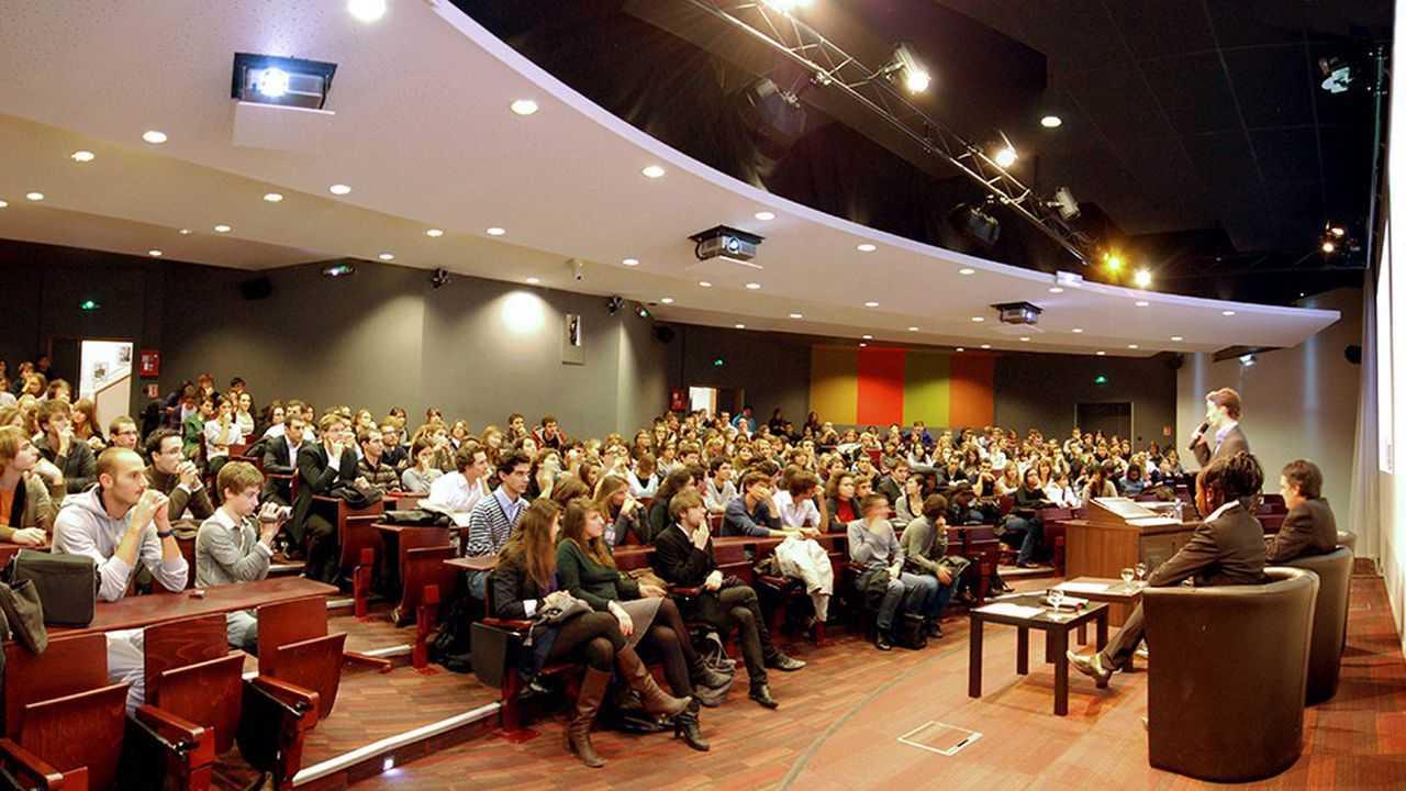 Amphithéâtre à TBS Education